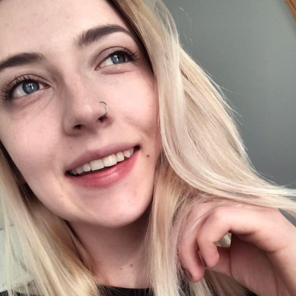 Meet your Posher, Monika - Picture 1 of 1